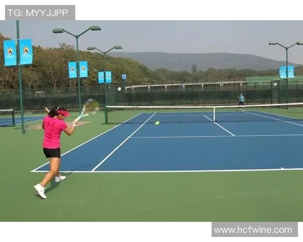 武汉网球队灵活性揭秘：网球巨献背后的训练与策略分析